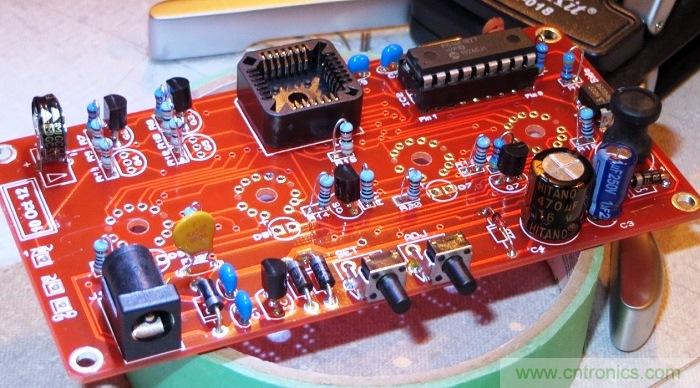 DIY一個超有品味的工程師專屬收藏：真空管時鍾