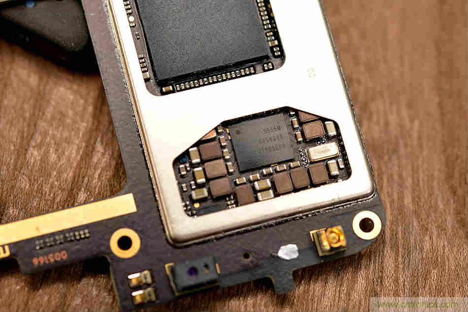 拆解魅族15 Plus：玩轉了新概念，但其工藝究竟如何？