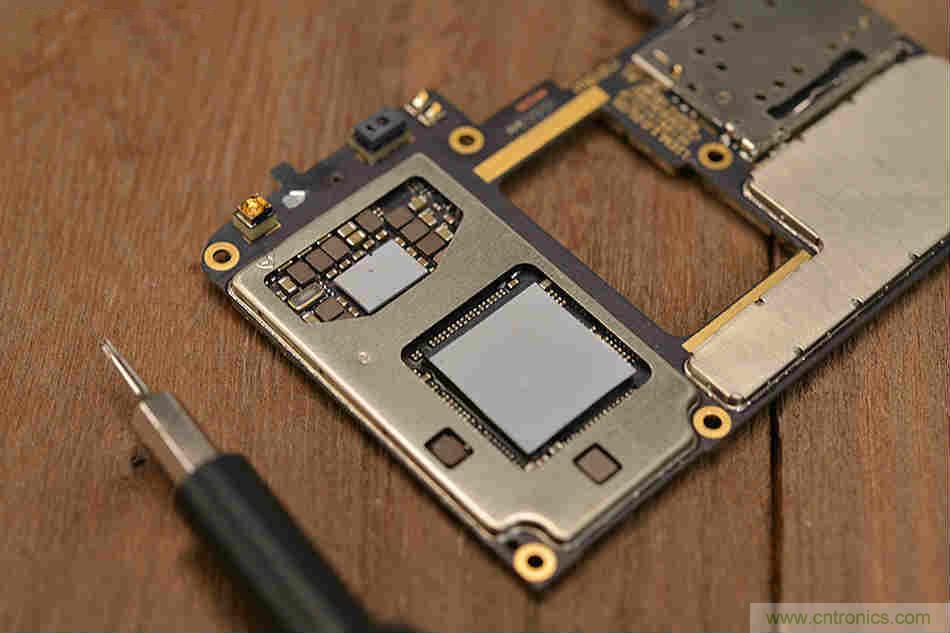 拆解魅族15 Plus：玩轉了新概念，但其工藝究竟如何？