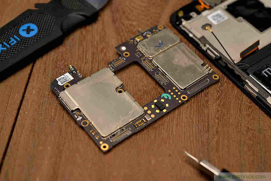 拆解魅族15 Plus：玩轉了新概念，但其工藝究竟如何？