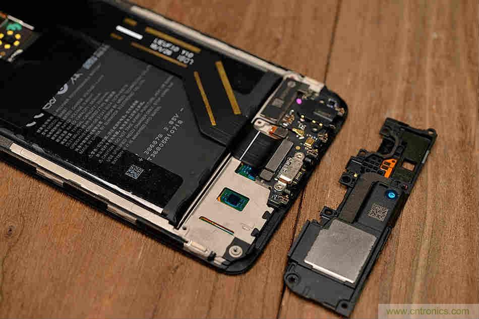 拆解魅族15 Plus：玩轉了新概念，但其工藝究竟如何？