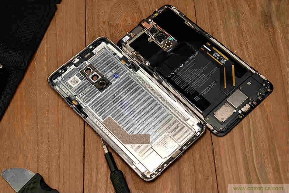 拆解魅族15 Plus：玩轉了新概念，但其工藝究竟如何？