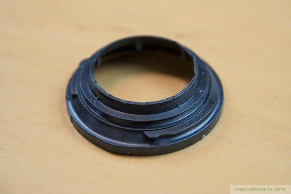 拆解戴森吹風機：近三千元的價格貴在哪？