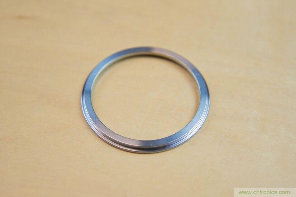 拆解戴森吹風機：近三千元的價格貴在哪？