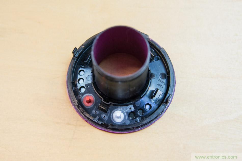 拆解戴森吹風機：近三千元的價格貴在哪？