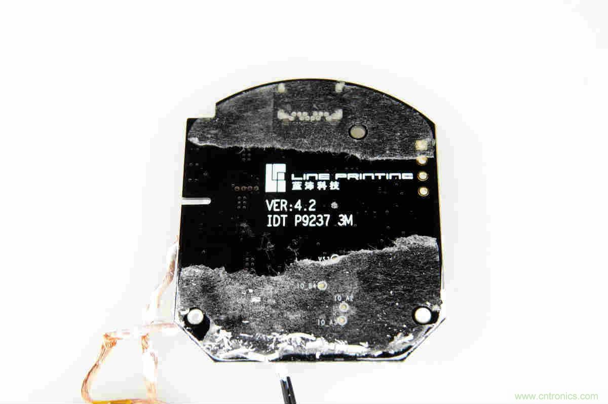 拆解對比：係出同門，小米、紫米無線充電器的差別有多大？