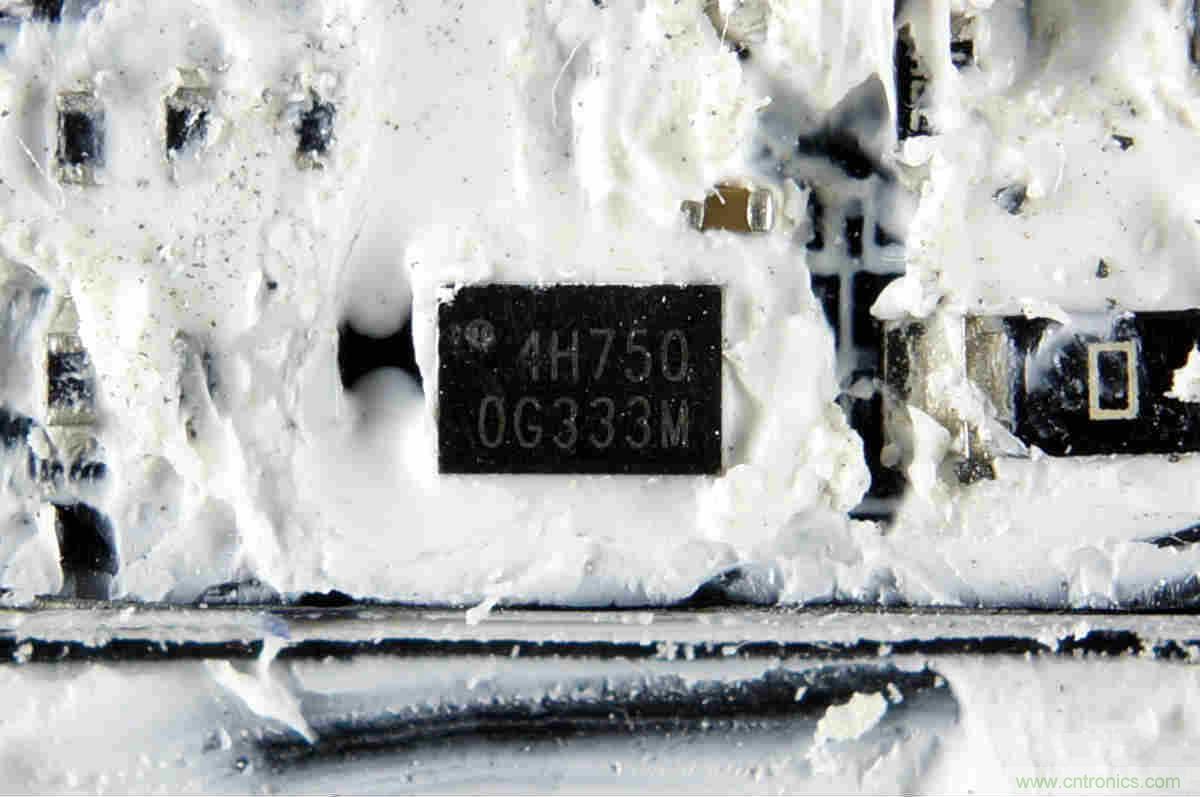 拆解對比：係出同門，小米、紫米無線充電器的差別有多大？