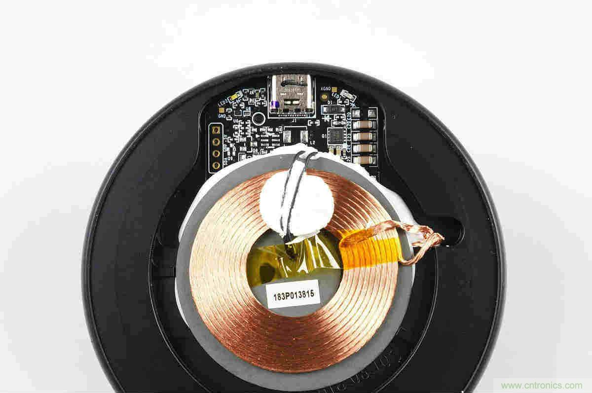 拆解對比：係出同門，小米、紫米無線充電器的差別有多大？