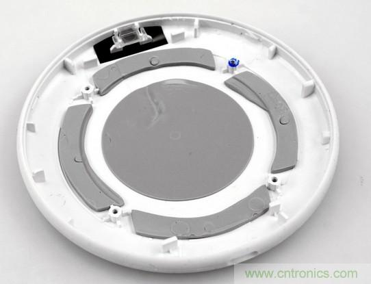 拆解對比：係出同門，小米、紫米無線充電器的差別有多大？