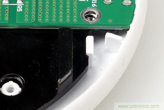 拆解對比：係出同門，小米、紫米無線充電器的差別有多大？