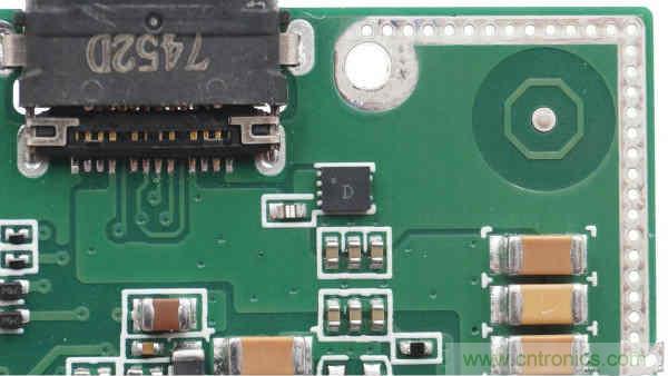 拆解華為保時捷設計快充無線充電器：憑啥能賣699？