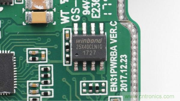 拆解華為保時捷設計快充無線充電器：憑啥能賣699？