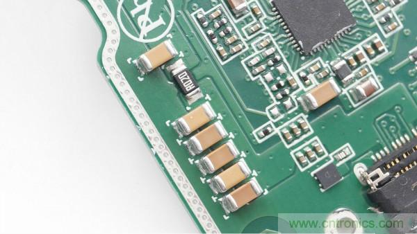 拆解華為保時捷設計快充無線充電器：憑啥能賣699？