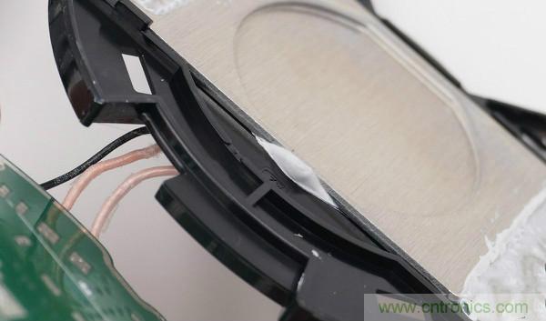 拆解華為保時捷設計快充無線充電器：憑啥能賣699？