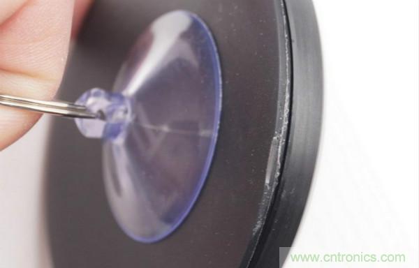 拆解華為保時捷設計快充無線充電器：憑啥能賣699？