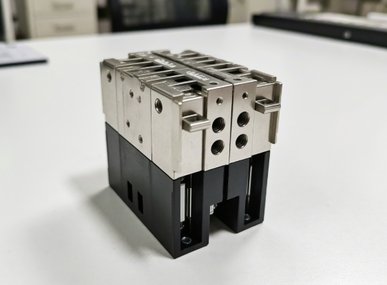 控製信號的“蒲公英”:中間繼電器如何實現安全的多路分發與隔離 控製信號的“蒲公英”:中間繼電器如何實現安全的多路分發與隔離